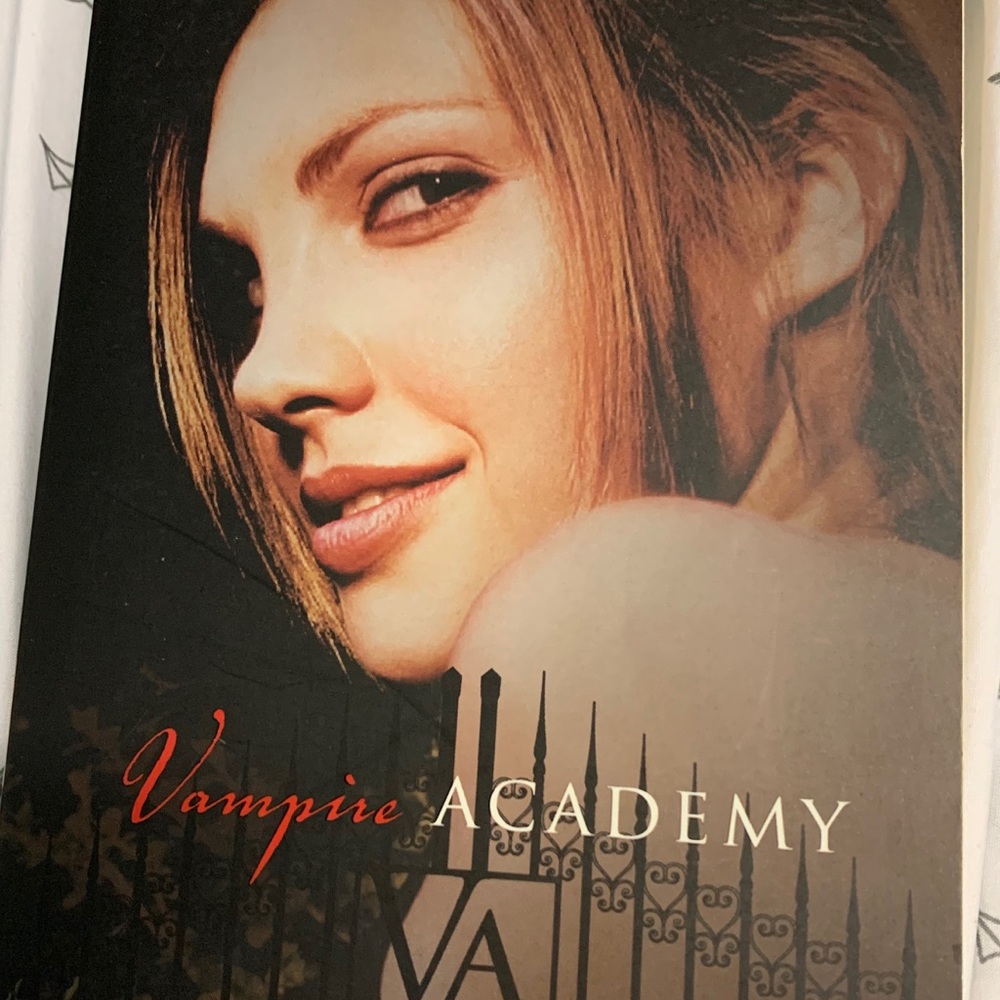 “Vampire Academy” A Richelle Mead Novel.